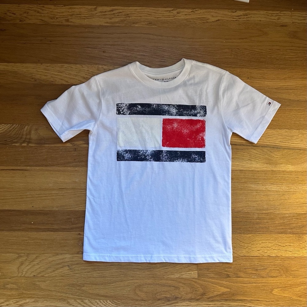 Tommy Hilfiger shirt-NWT-short sleeved-boys size 8/10 logo red white blue